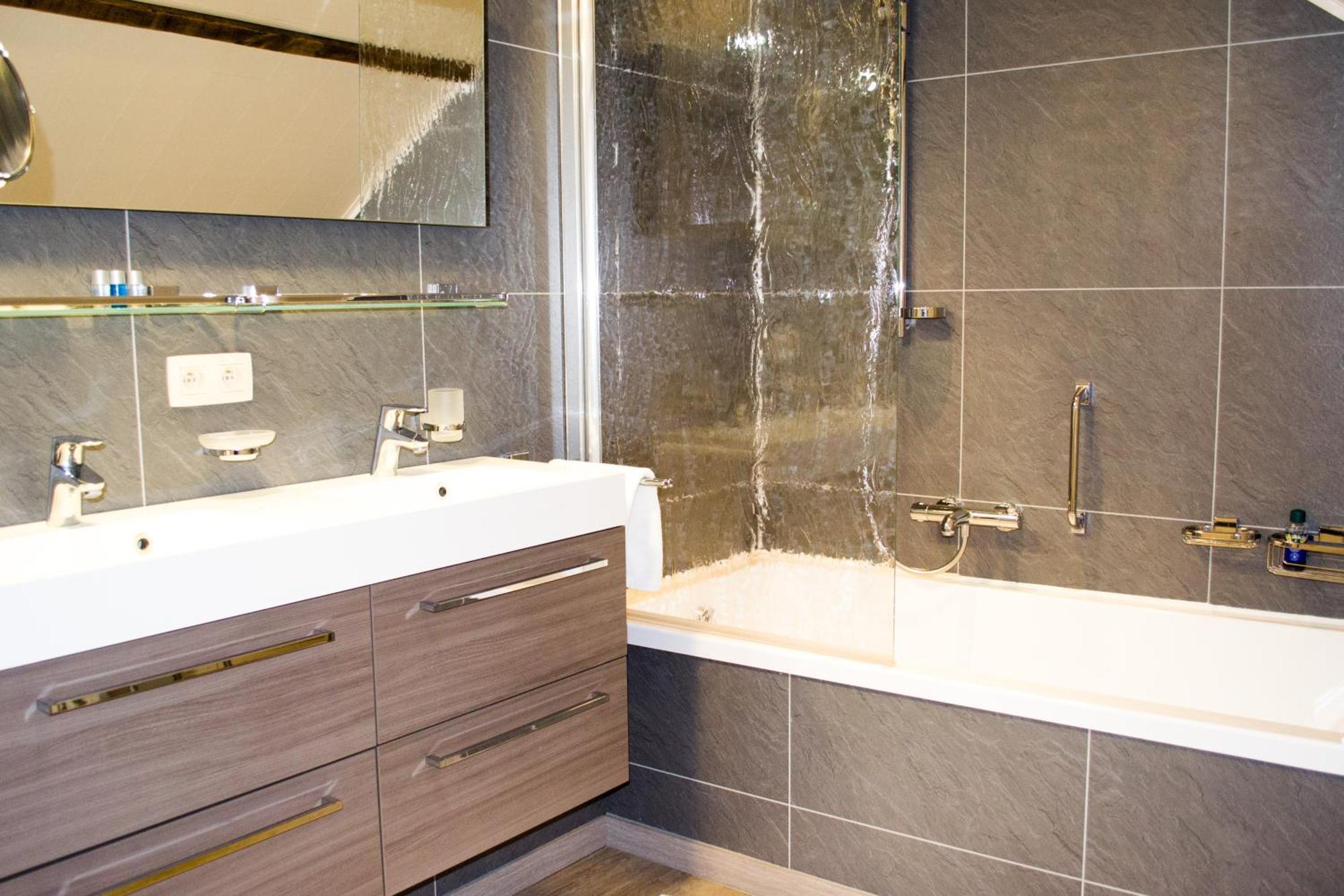 B&B Ter Gracht Wevelgem Ruang foto